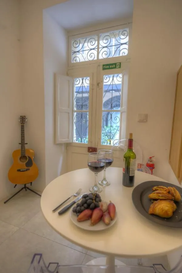 Cute And Modern Duplex Apartment In Ideal Location Rcas1-1 La Valette